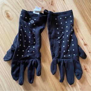 Lululemon Women’s Gloves Size M/L